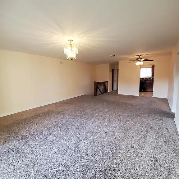 1124 Kaye Ct — Photo 11