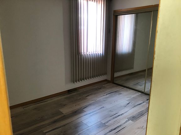 5th image of 15 Pearce Ave