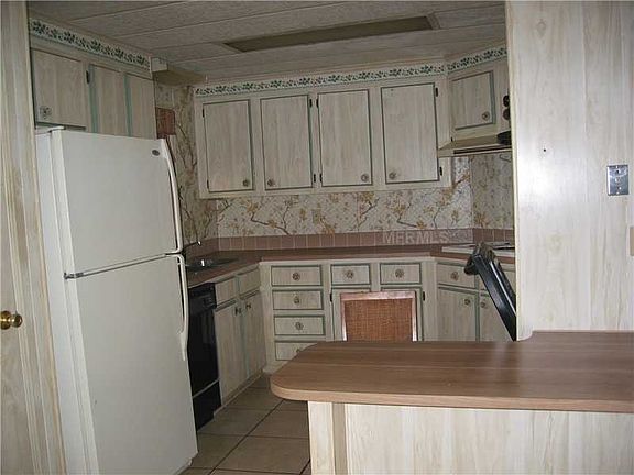 3rd image of 2055 Floral Ave #250