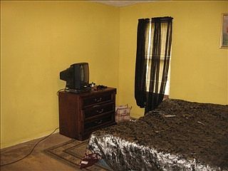 5th image of 811 Oak St