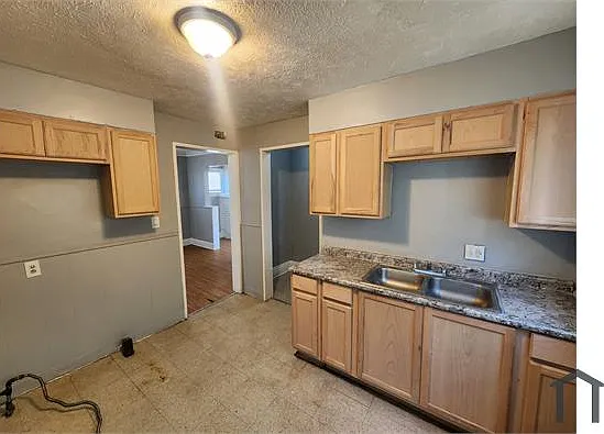 1506 Larchmont Rd — Photo 12