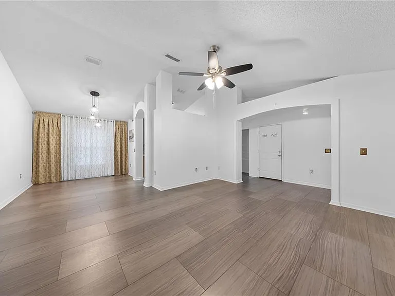 308 Silver Pine Dr — Photo 8