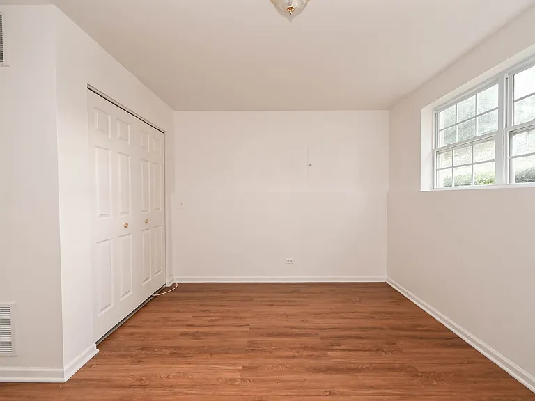 35 Thomas Ct — Photo 29