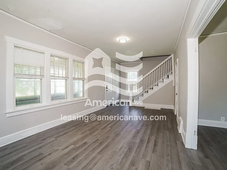 1386132_003_living_room_13874928.jpg