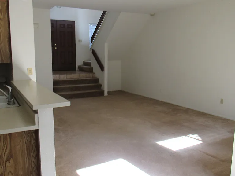 4820 Penrose Ave — Photo 4