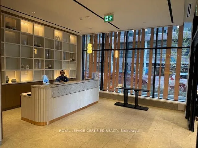 15 Richardson (Empire Quay House Condos) — Photo 2