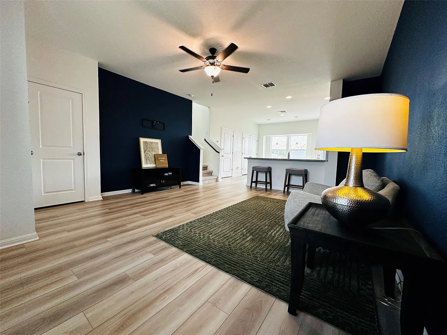2 bed, 2.5 bath, 1190 sqft, $1,650 — Photo 4