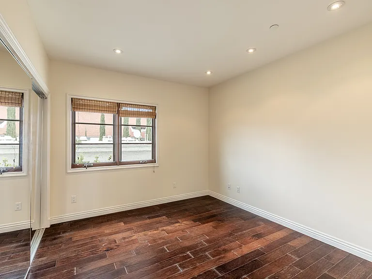10707 W Missouri Ave #301 — Photo 15