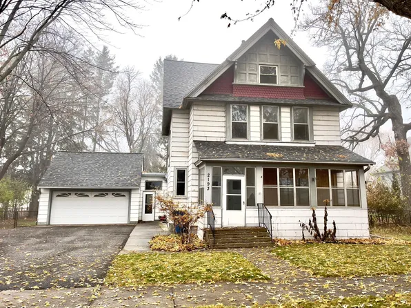 2193 1st St, White Bear Lake, MN 55110