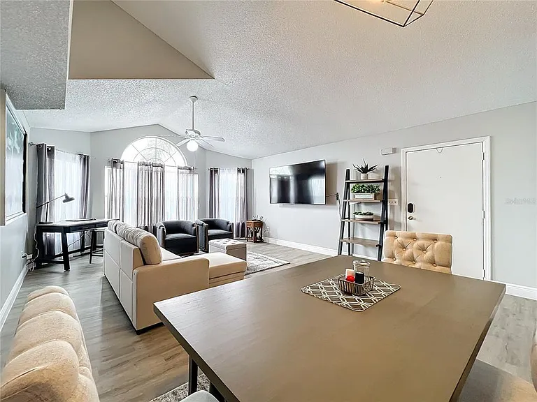 2731 N Poinciana Blvd #114 — Photo 23