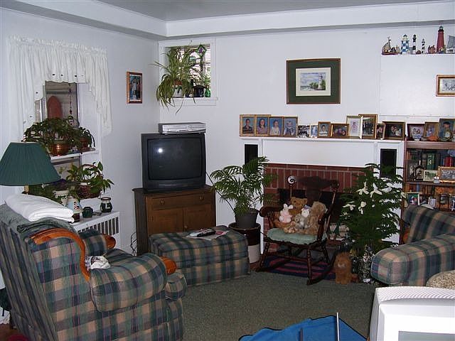 2nd Living room with fireplace