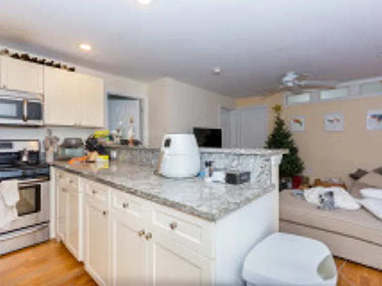56 Egmont St #6 — Photo 6