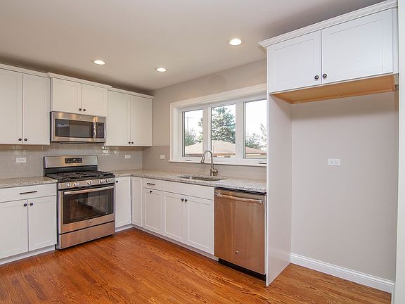 2nd image of 10112 Parke Ave