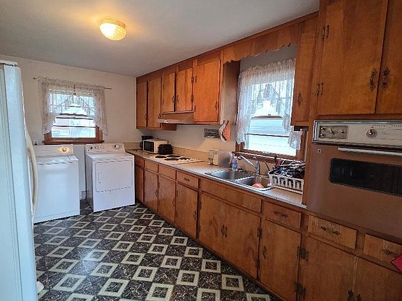 3rd image of 1236 Westmeade Dr