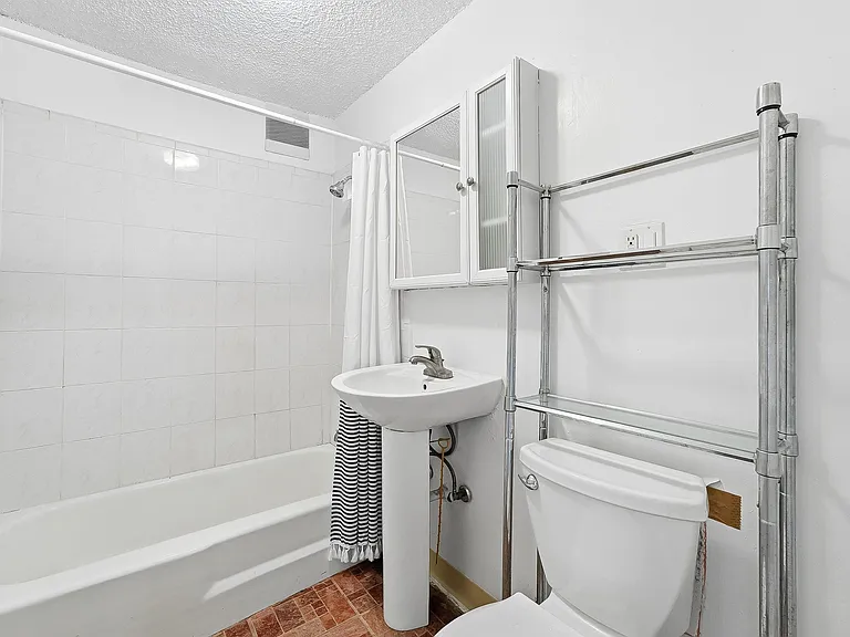 5311 Boulevard E #7 — Photo 24