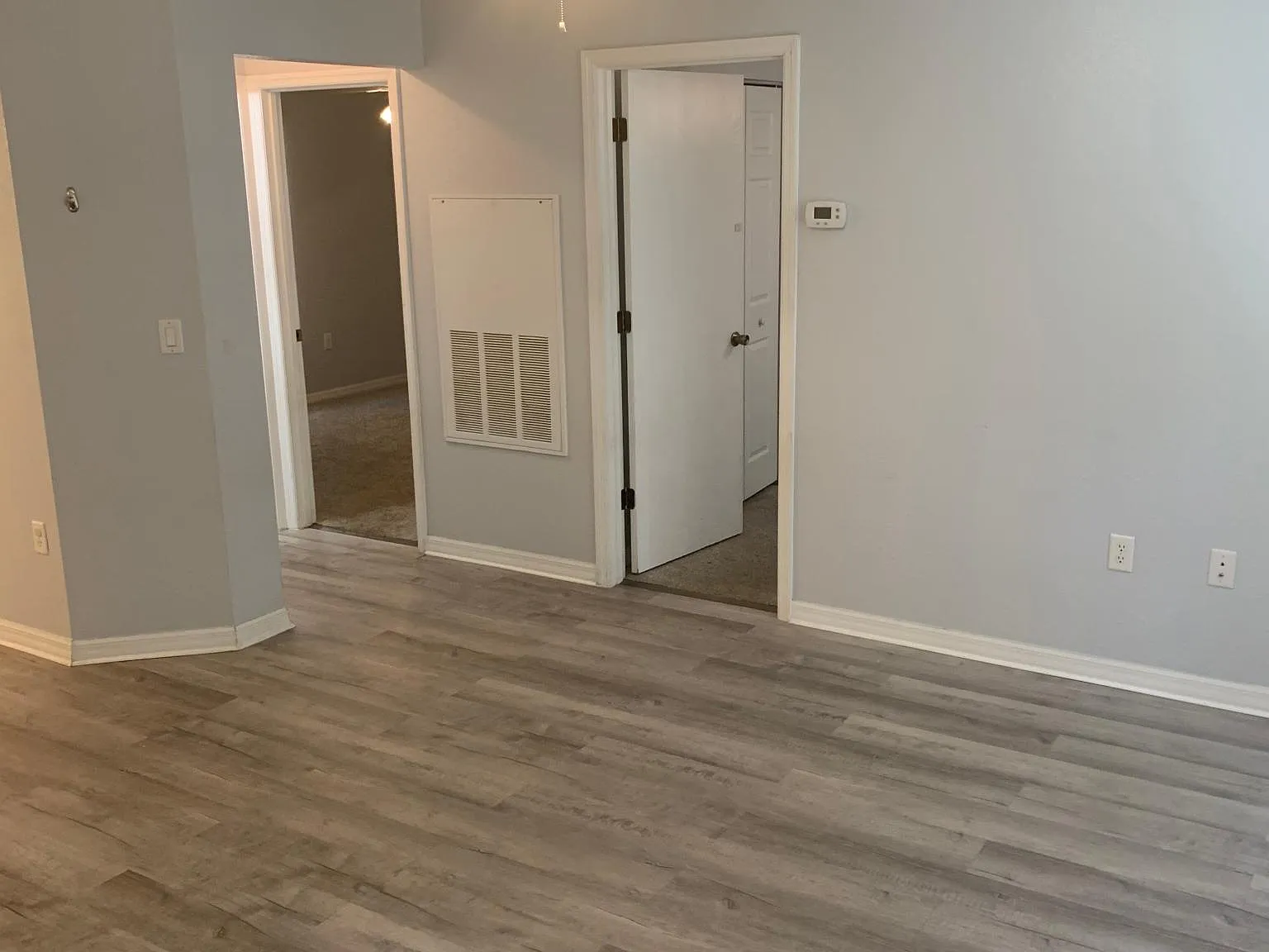 3 bed, 1080 sqft, $1,900 — Photo 4