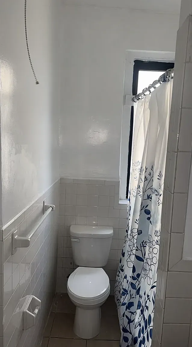 1035 Boynton Avenue — Photo 3