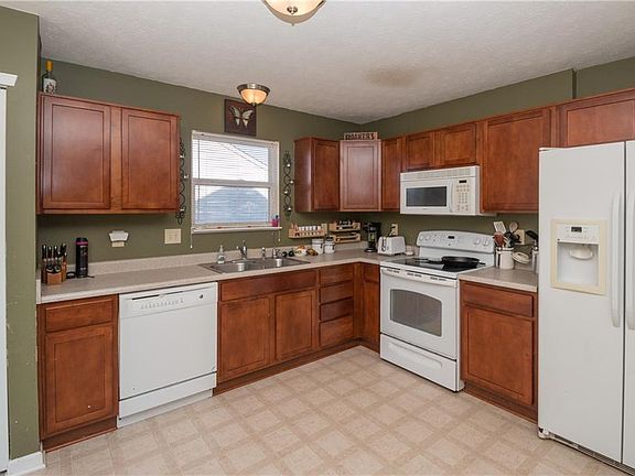 4th image of 3527 Possett Ln