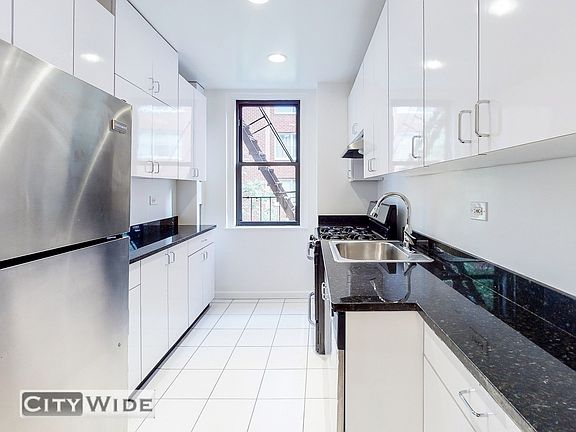 3rd image of 71 W 12th St APT 6E