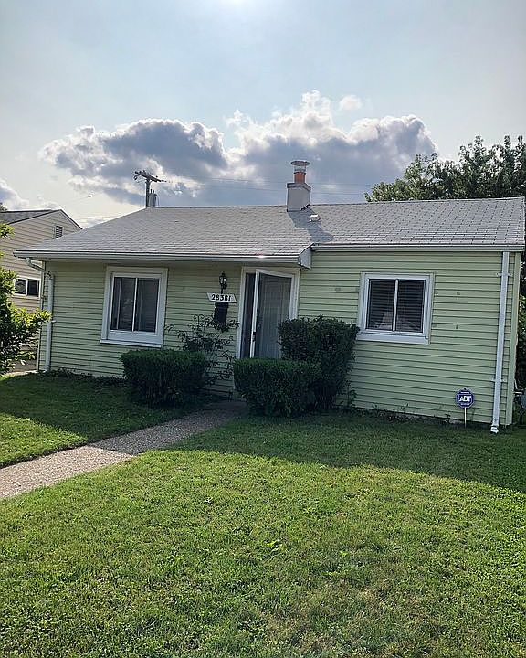 1st image of 28381 Rosemont St