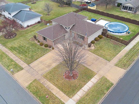 2nd image of 10461 W Magoun Dr