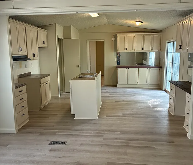 1305 N Floyd St #50 — Photo 4