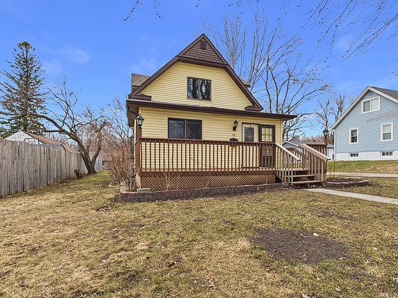 2nd image of 421 1st Ave NE