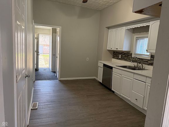 5th image of 1342 Lee St