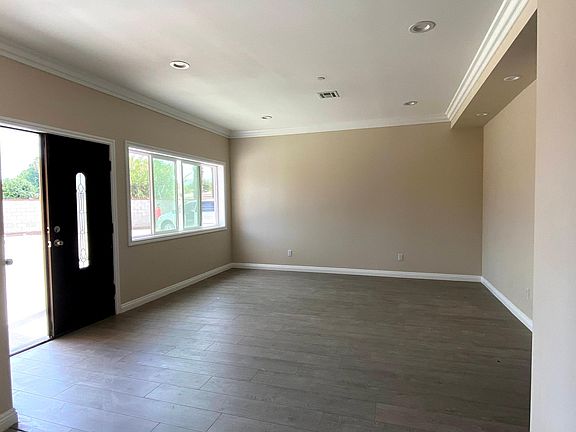 3rd image of 1439 Larchwood Ave #A
