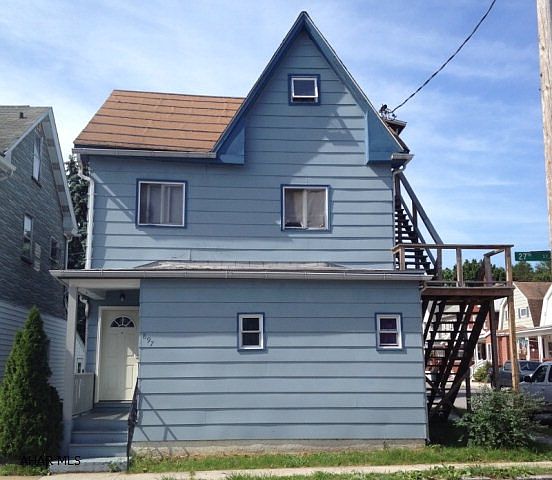 2nd image of 897 27th St