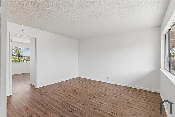 1221 B St #10 — Photo 10