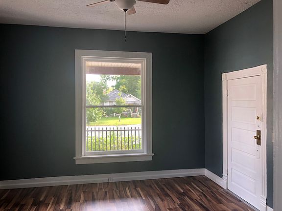 Large window, great natural light