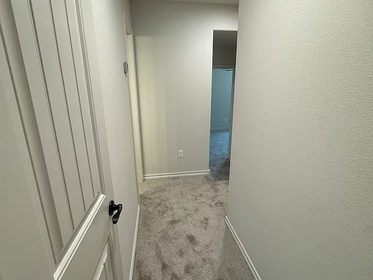 912 W Fargo St — Photo 39