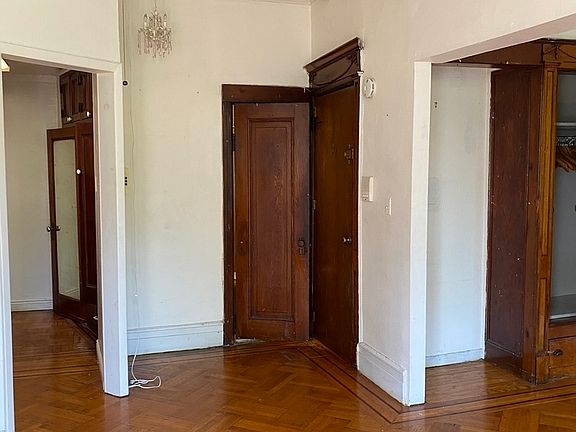 3rd image of 626 2nd St #5