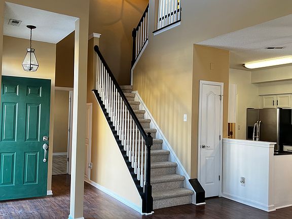 2nd image of 822 Oak Springs Ct