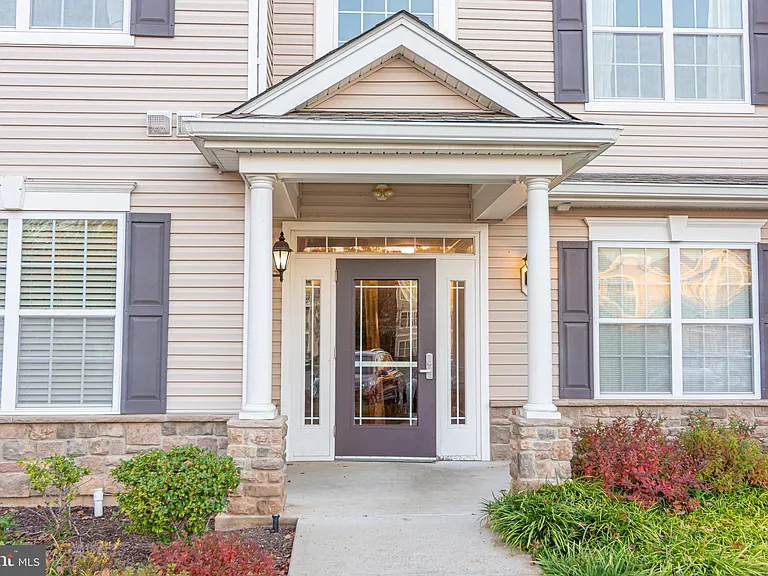 832 Timberlake Dr — Photo 1