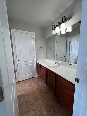405 N Woodlawn Ave — Photo 13