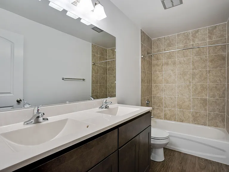 Fairway Ridge Apartments and Townhomes — Photo 16