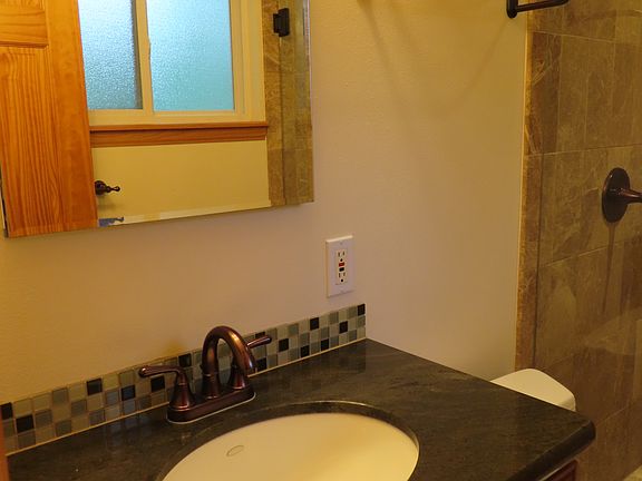 4th image of 870 Waite Dr