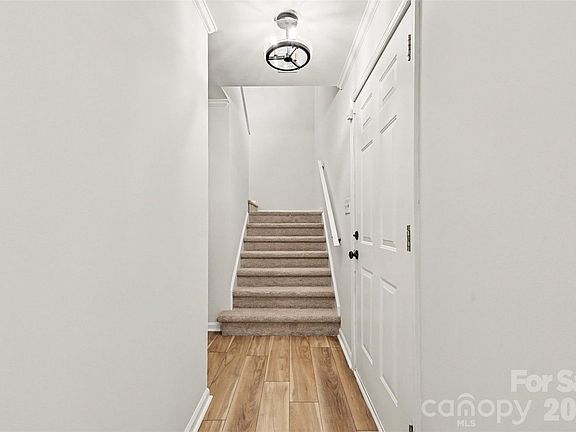 2nd image of 1036 Wexford Pl NW