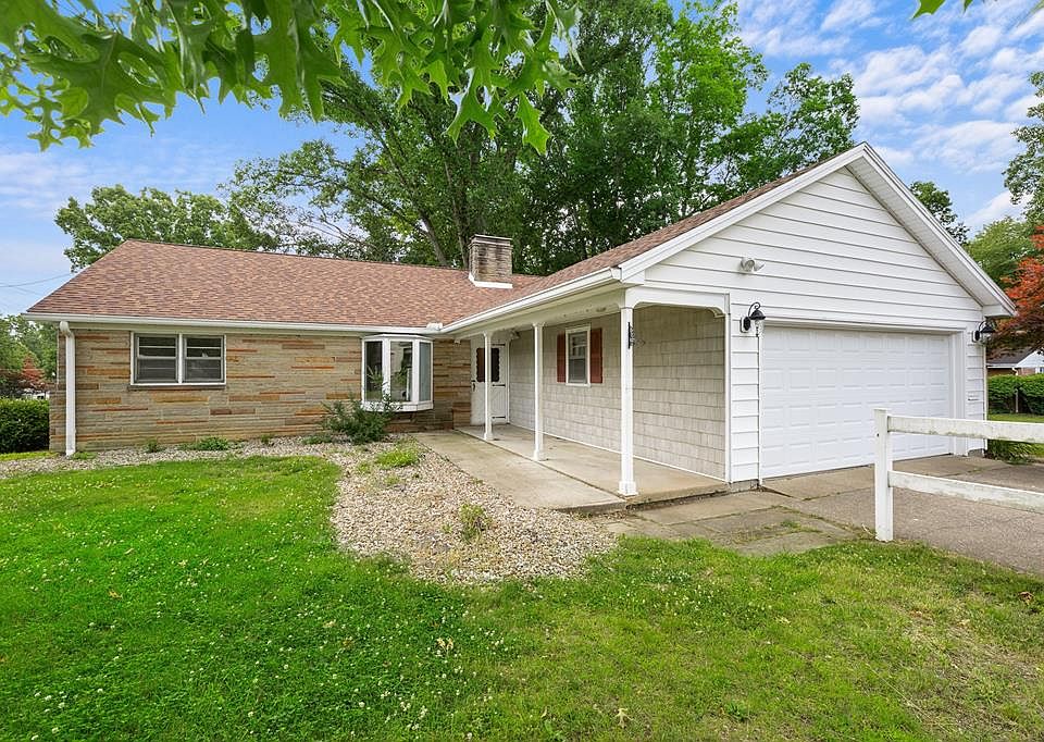 1st image of 405 Hillcrest Dr