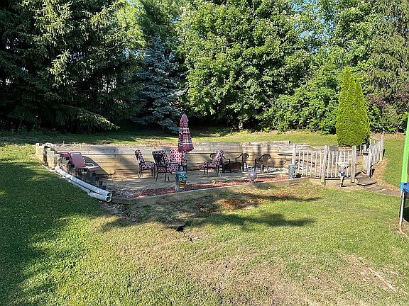 4th image of 300 Moosehead Dr
