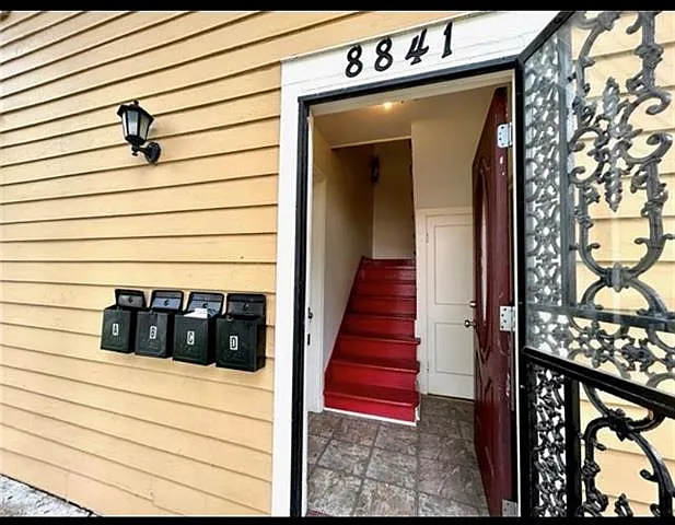 8841 S Claiborne Ave #C — Photo 3