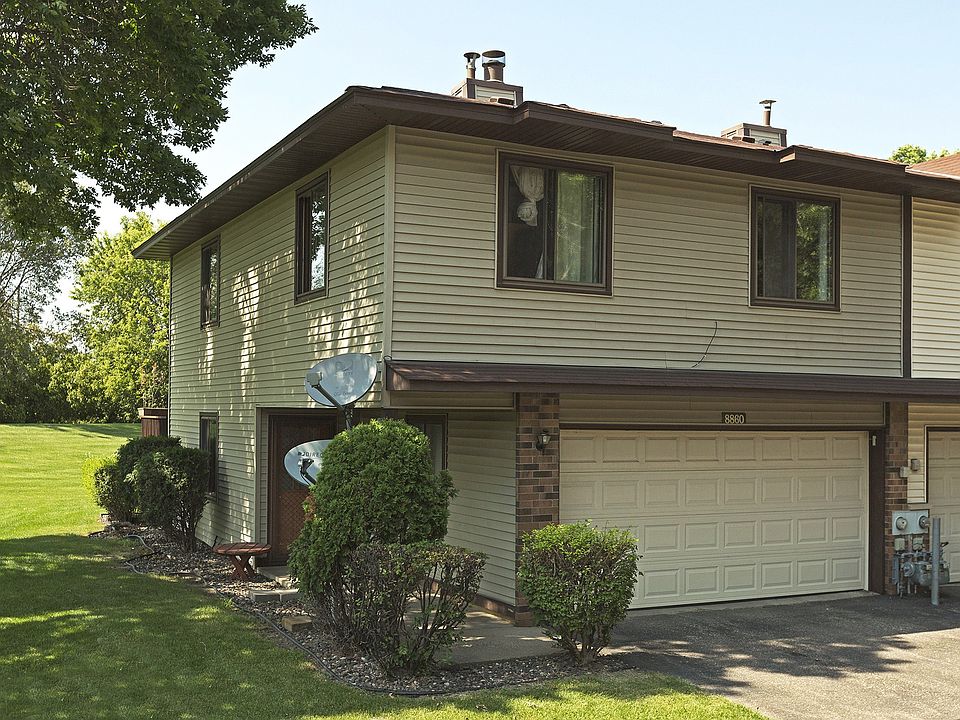 1st image of 8860 N Maplebrook Ct