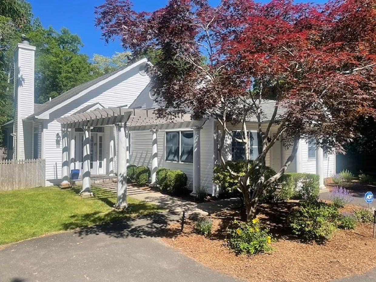 Westhampton Beach Village! — Photo 1