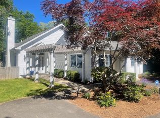 35 Maple St, Westhampton Beach, NY 11978