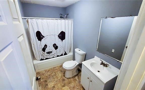 3rd image of 414 Benton Ave