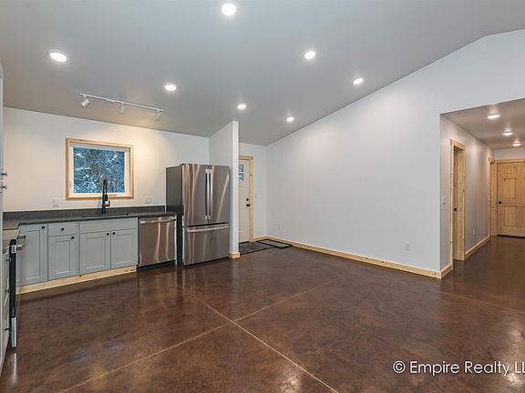 5th image of 1984 Becker Ridge Rd