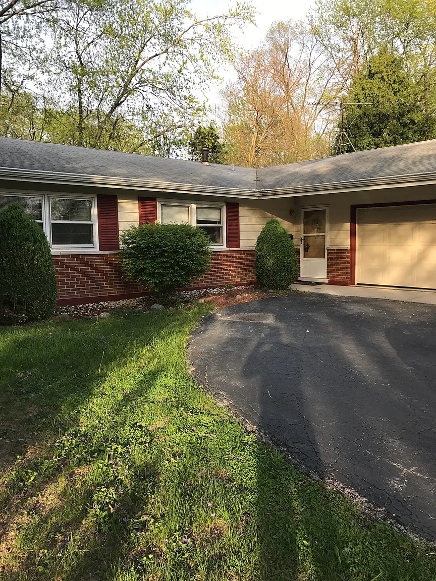 2700 Turtle Creek Dr photo 1