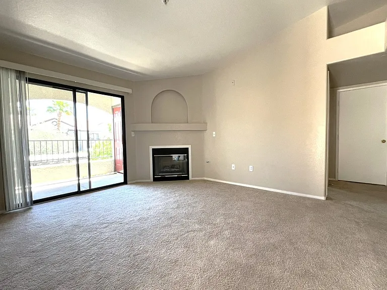 950 Seven Hills Dr #122 — Photo 2